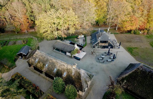 Verspreide huizen Ulvenhout Apartment | 320 m² Apartment ∙ 6 bedrooms ∙ 16 guests