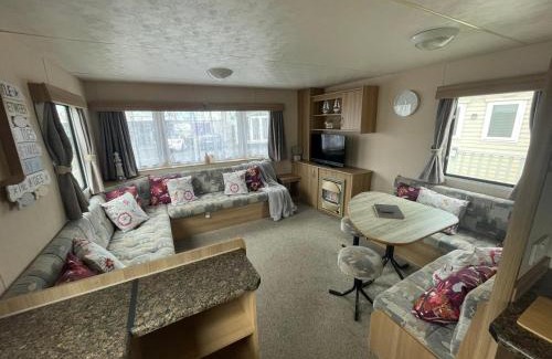 Towyn Resort | No. 1 Family Caravan at Golden Gate Holiday Centre, Sleeps 6