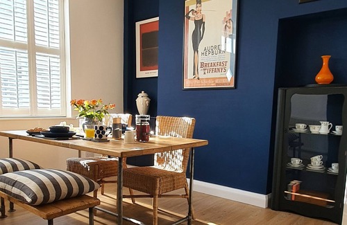 Beverley Cottage | NO.37, romantic, character holiday cottage, with a garden in Beverley