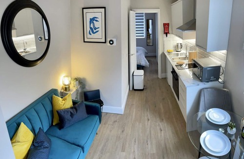 Mill Road Apartment | No 73 Comfort by condokeeper