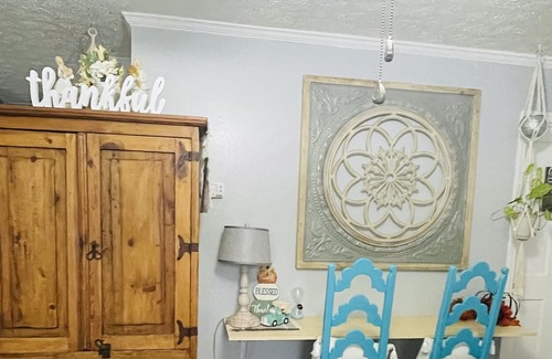 Cochran House | *no cleaning fee* Beautiful 2 bedroom, right in heart of town!