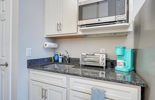 Southport Condo | No Cleaning Fee! Brand New Double Queen Studio Condo w/Waterfront Pool + Beach