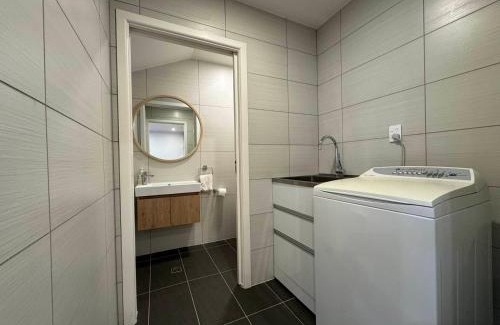 Johnsonville House | NO PARTY ALLOWED, Entire Brand New 3 bedroom townhouse, free unlimited fibre wifi and free parking