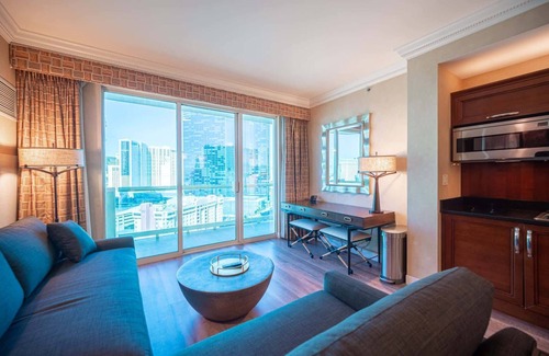 Las Vegas Condo | No Resort Fee Strip View Balcony+ Free Valet+ Pool