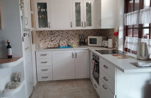 Playa Blanca House | No5A Spacious two bed bungalow,Casas del Sol, Communal pool. Free WiFi. Sky TV,