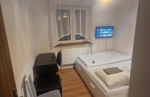 gmina Wisznia Mała House | Noclegi Budomas Budget Wrocław-Szymanów FreeParking SmartTv