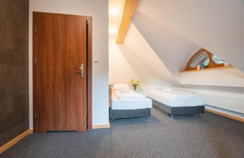 Kobyla Gora House | NOCLEGI DREWNIANA CHAŁUPA
