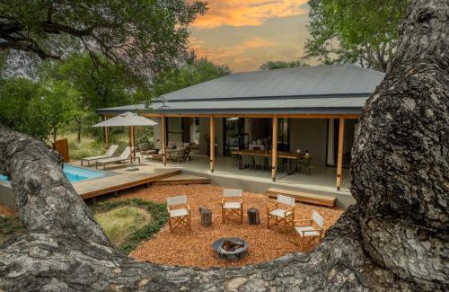 Hoedspruit Villa | Nomads Den Safari Villas - Heated Pools and Riverbed views