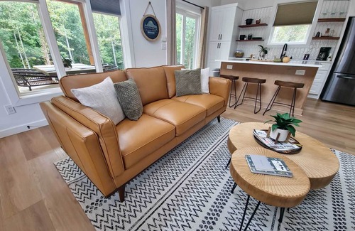 Boomer Cabin | Nook by the Brook- Secluded Luxury Mountain Getaway/Creek/Fire pit/5 Min Lake