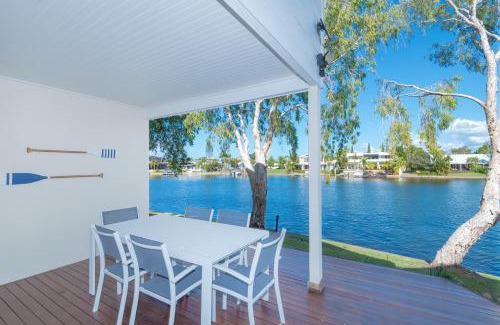 Noosaville Resort | Noosa Entrance Waterfront Resort