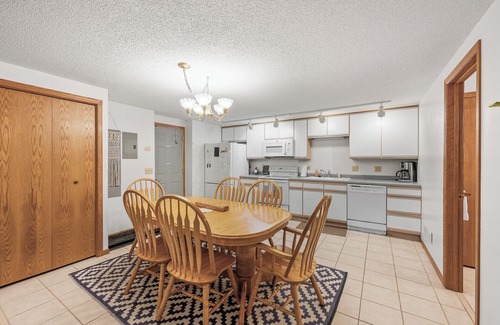 Andover House | ★Nordic MN Apartment with private laundry!★