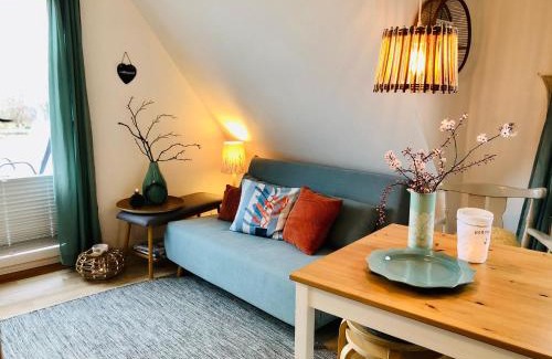 Westerholz Apartment | Nordlicht - Herzliche 1-Zimmer FeWo mit Meerblickbalkon