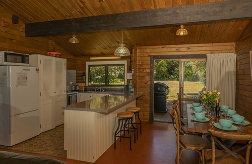 Wharekaho Cottage | Norma's Place - Simpsons Beach Bach