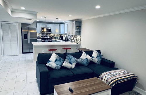 North Bethesda House | North Bethesda Gem - Basement - 5 Minutes From Metro