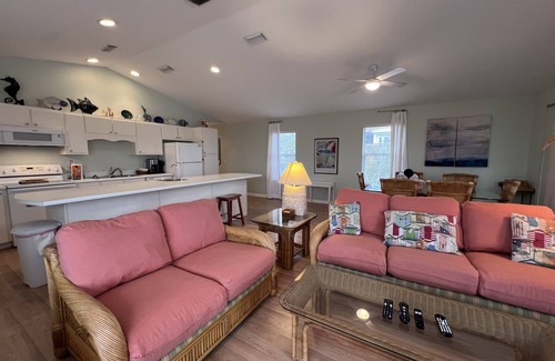 Cape San Blas House | North Cape San Blas, budget friendly, pets welcome, beach gear included.
