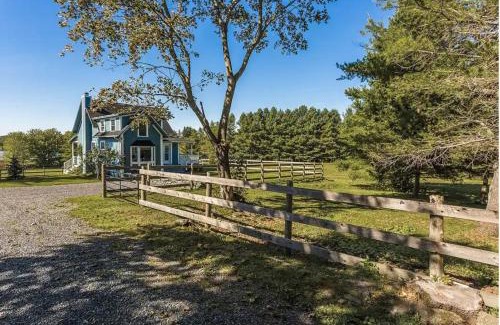 Lac-Brome House | North House - Lovely Lac-Brome 3 Bedroom Lakefront Cottage