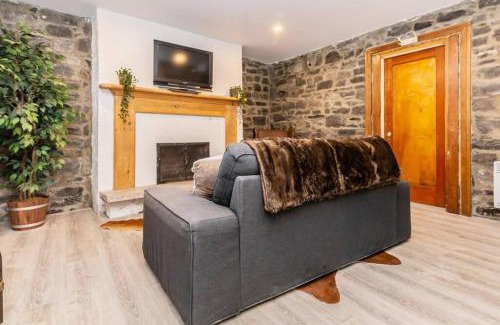 Old Quebec Apartment | North House - Modern Meets Rustic- 2 Bedroom in Old Quebec