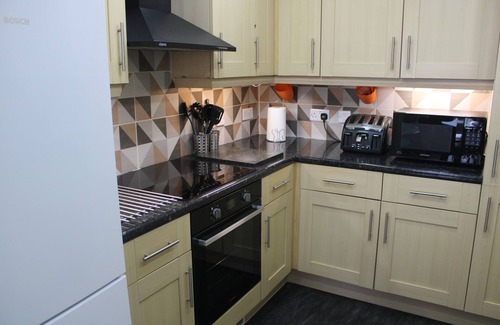 Edmonton Apartment | North London Oasis Edmonton Green