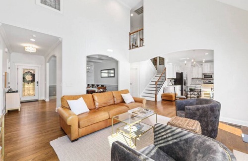 Cottontown House | North Nashville Swim and Relax