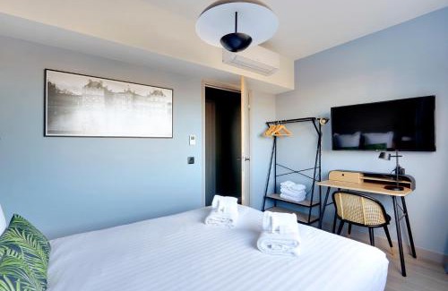 Combat Apartment | North Paris Suite