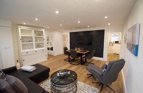 Norddeich Apartment | North Sea dream - luxury property with direct access to the spa gardens