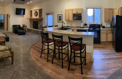 Palmers House | North Shore Lighthouse Suites ~ Anderson Suite~With Sauna and Outdoor Fire Pit