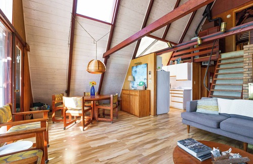 Ferrysburg House | North Shore Private Beach Frontage