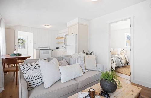Seacow Pond Cottage | Northcape Bunkhouse Rentals + Hot tub/Beach