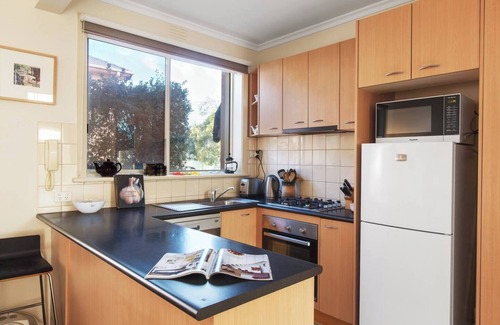 Northcote Apartment | Northcote Charm Spacious and Quiet Suburban Stay