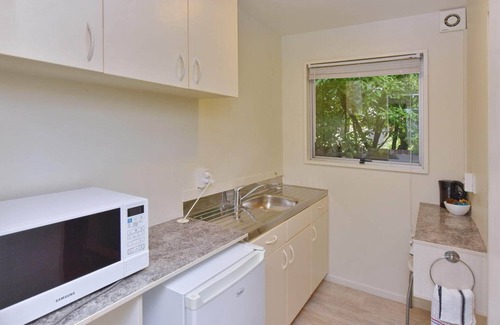 Redwood Hotel | Northcote Motor Lodge