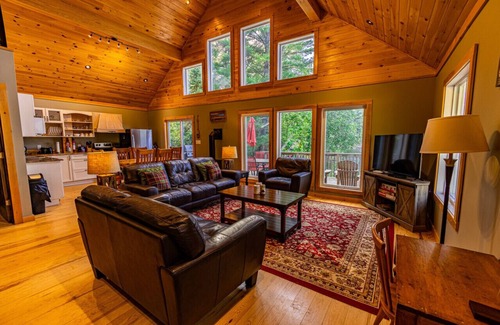 West Nipissing Cottage | Northern Oasis @ Paradise Cove - Lake Nipissing