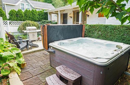 Saugatuck House | Northgate