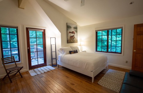 Phelps House | Northwoods Getaway + Lake, Fishing & Camp Vibes!