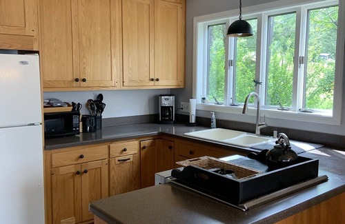 Wolcott House | ‘Not To Worry’ Waterfront Home