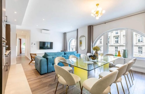 Paris City Center Apartment | Notre Dame 4 bedroom apartment-Seine View