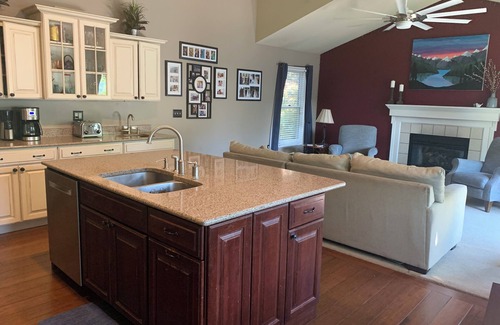 South Bend House | Notre Dame Games, big house close to campus
