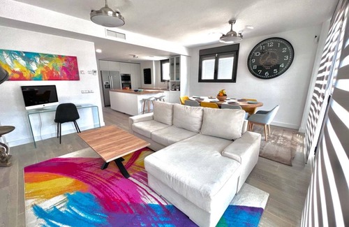 Villa de Vallecas House | Nouvelle et Élégante Maison à Madrid Avec Jacuzzy