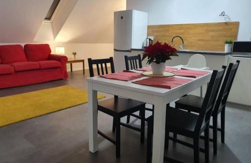 Nove Mesto nad Vahom House | Nový podkrovný byt v rodinnom dome pre 6 osôb