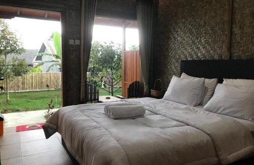 Kecamatan Sikur House | Nova's Bungalow