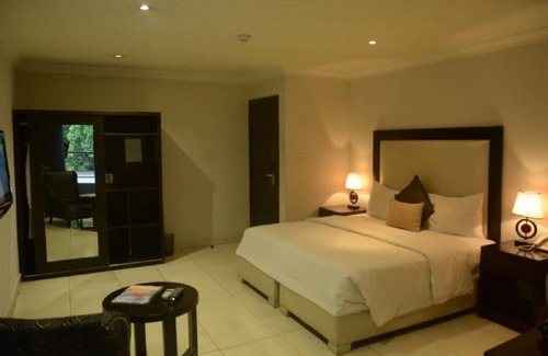 Jos Hotel | Novel Suites And Resort