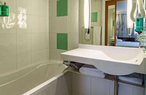 Muire - Haubette Hotel | Novotel Reims Tinqueux