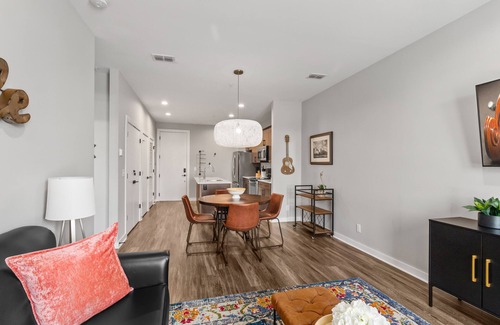 The Nations Condo | Now accepting bookings! Minutes to Broadway! Sleeps 6! Nashville Nations