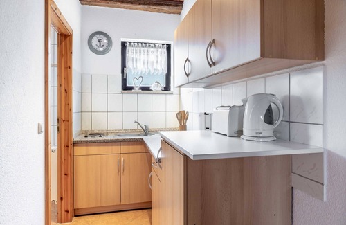 Steffenshagen Apartment | Nr. 1 - 3 Zimmer Ferienwohnung mit Terrasse und Garten - Ostsee Bauernhof Schwalbennest OFC 15