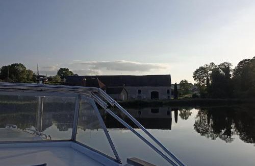 Chaumot Boat Rental | Nuit sur l'eau