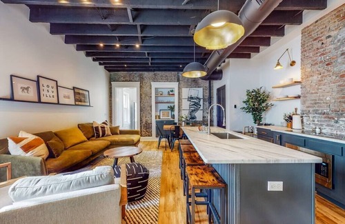 Phoenix Hill House | NuLu Luxury Home 6 BR/4 BA Private Yard/Parking