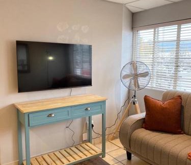 Paarl Apartment | Nunu's Self Catering Apartment