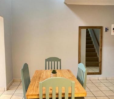 Paarl Apartment | Nunu's Self Catering Apartment