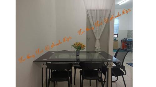 Gua House | Nur Cozy Nest Homestay