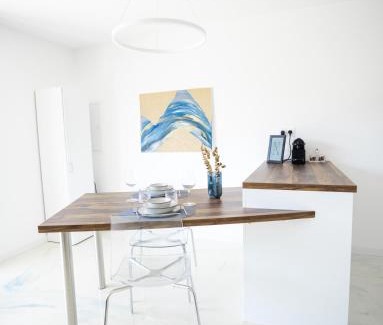 Bagnols-sur-Ceze Apartment | NUXIA Suites&SPA - L'Art Design
