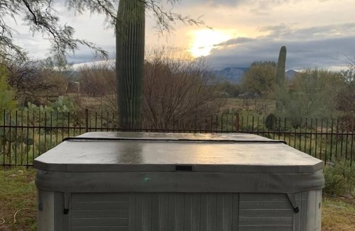 Tortolita House | NW Tucson - Roomy 20 Foot RV Nestled On A 3 Acre Property Sleeps 4